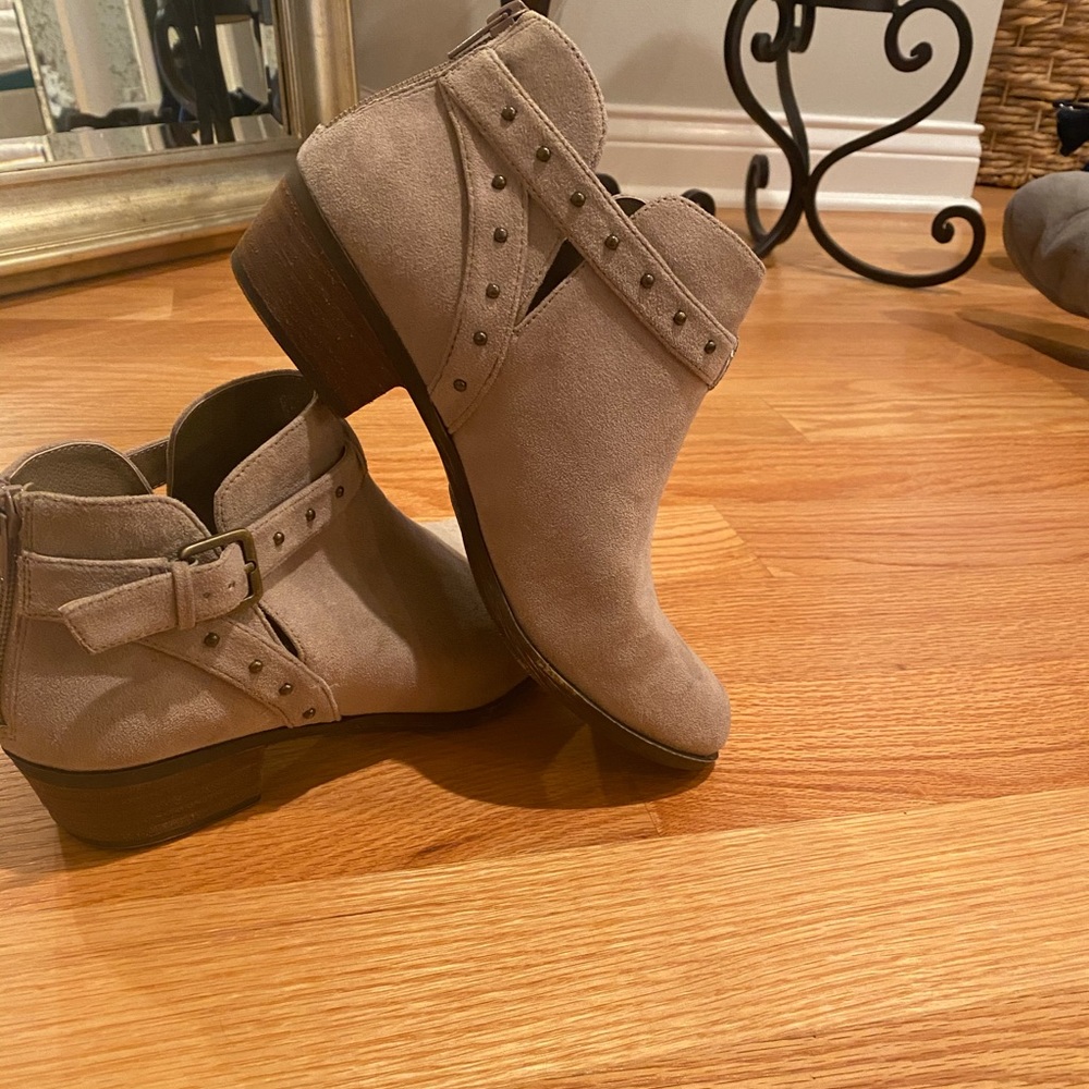 Never word suede ankle booties